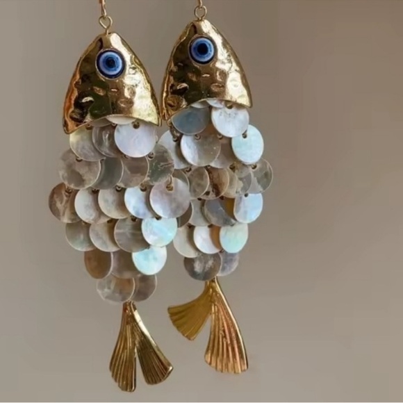 Perla Fish Goddess Gold Earrings - Picture 2 of 9